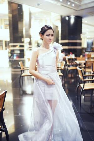 ชุดราตรี เช่าที่แบมบี้ เวดดิ้ง ห้วยขวาง